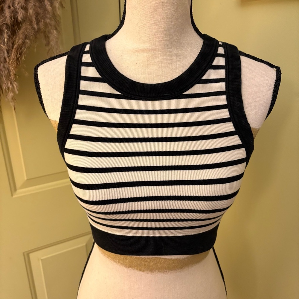 AERIE Thick & Stretchy Cropped Tank size S
